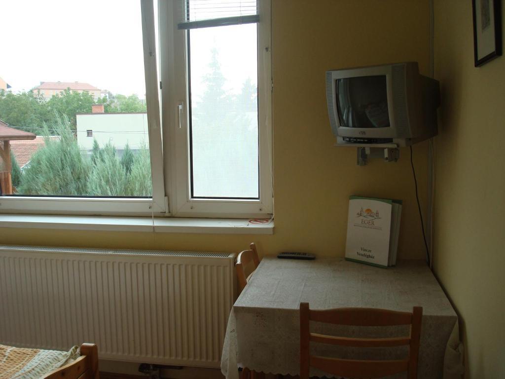 Vincze Vendeghaz Apartment Eger Bilik gambar